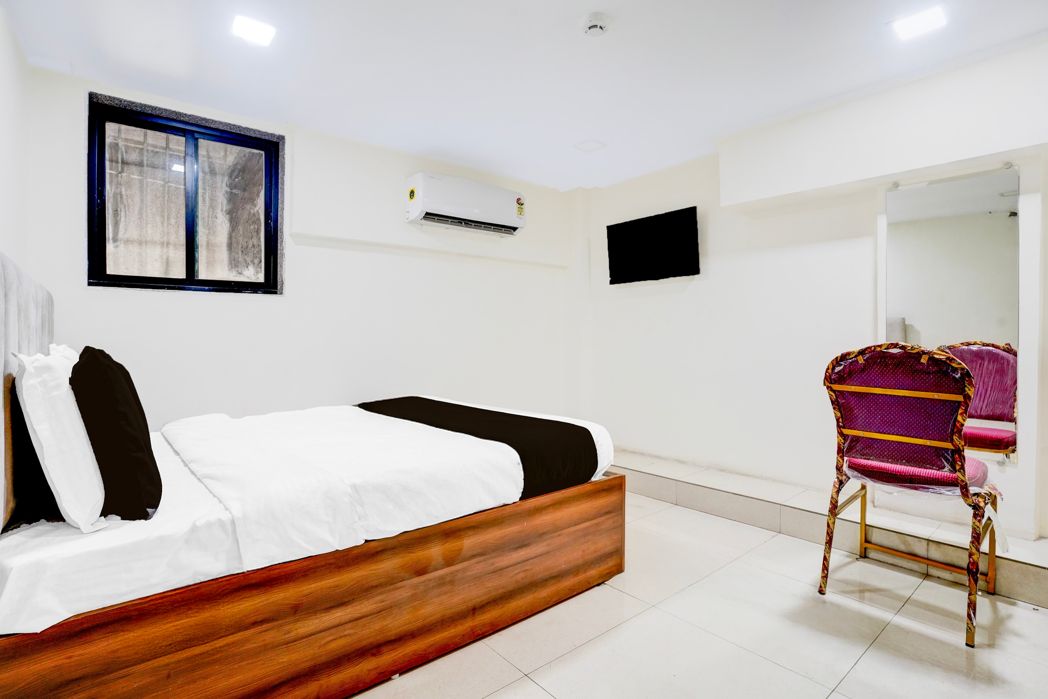 Hotel O Devanshi Nx - Tap to explore photos