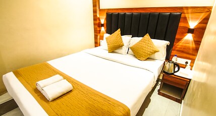 HOTEL ROYAL SUITES Room Type - Deluxe Room