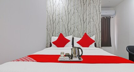 OYO 93463 Alwal Residency Room Type - Classic