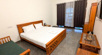 Cloud Crest Homestay Rooms in a Villa Room Type - Room 102