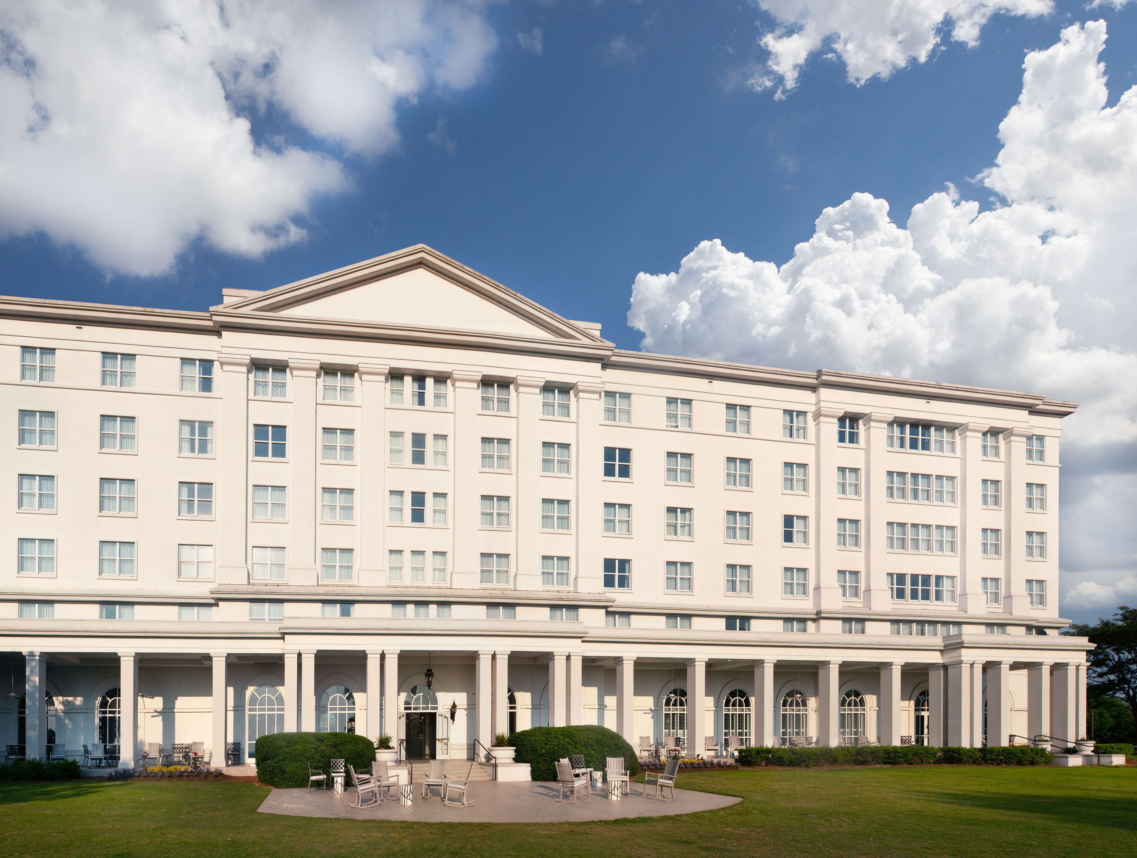 Hilton Atlanta Marietta Hotel & Conference Center - Tap to explore photos