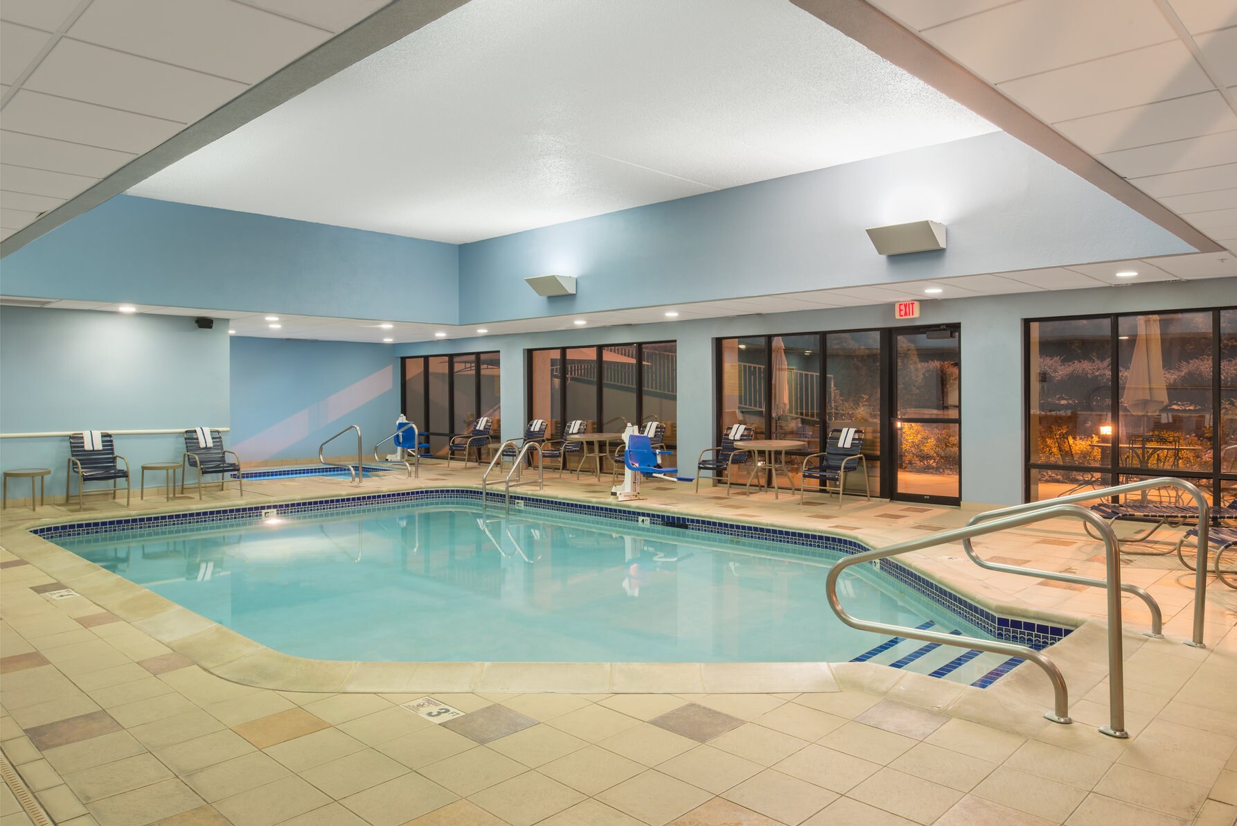 Hampton Inn Columbia - Tap to explore photos
