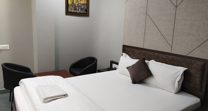 Hotel Jeet Room Type - STANDARD ROOM NON AC