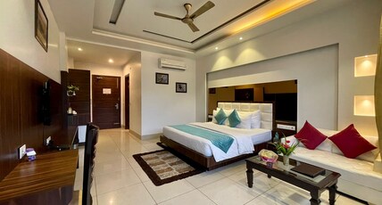 Winsome Resort & Spa Room Type - Premium Room with Balcony