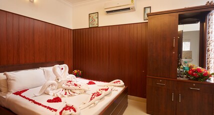 Cinnamon Stay Room Type - Cinnamon Deluxe Room - Non AC