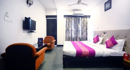 hotel pathik bhopal Room Type - BALCONY VIEW ROYAL AC