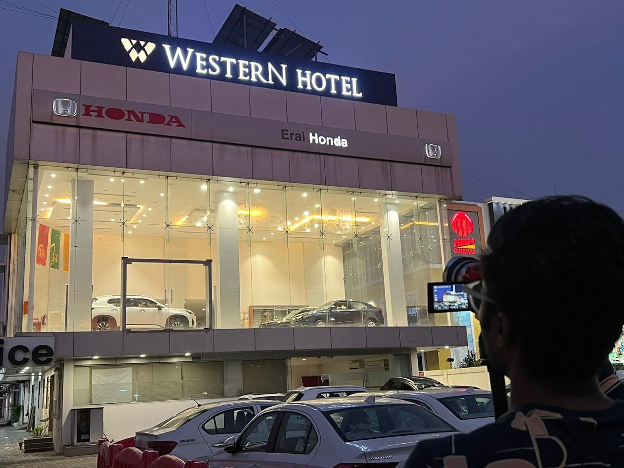 Hotel Western - Tap to explore photos
