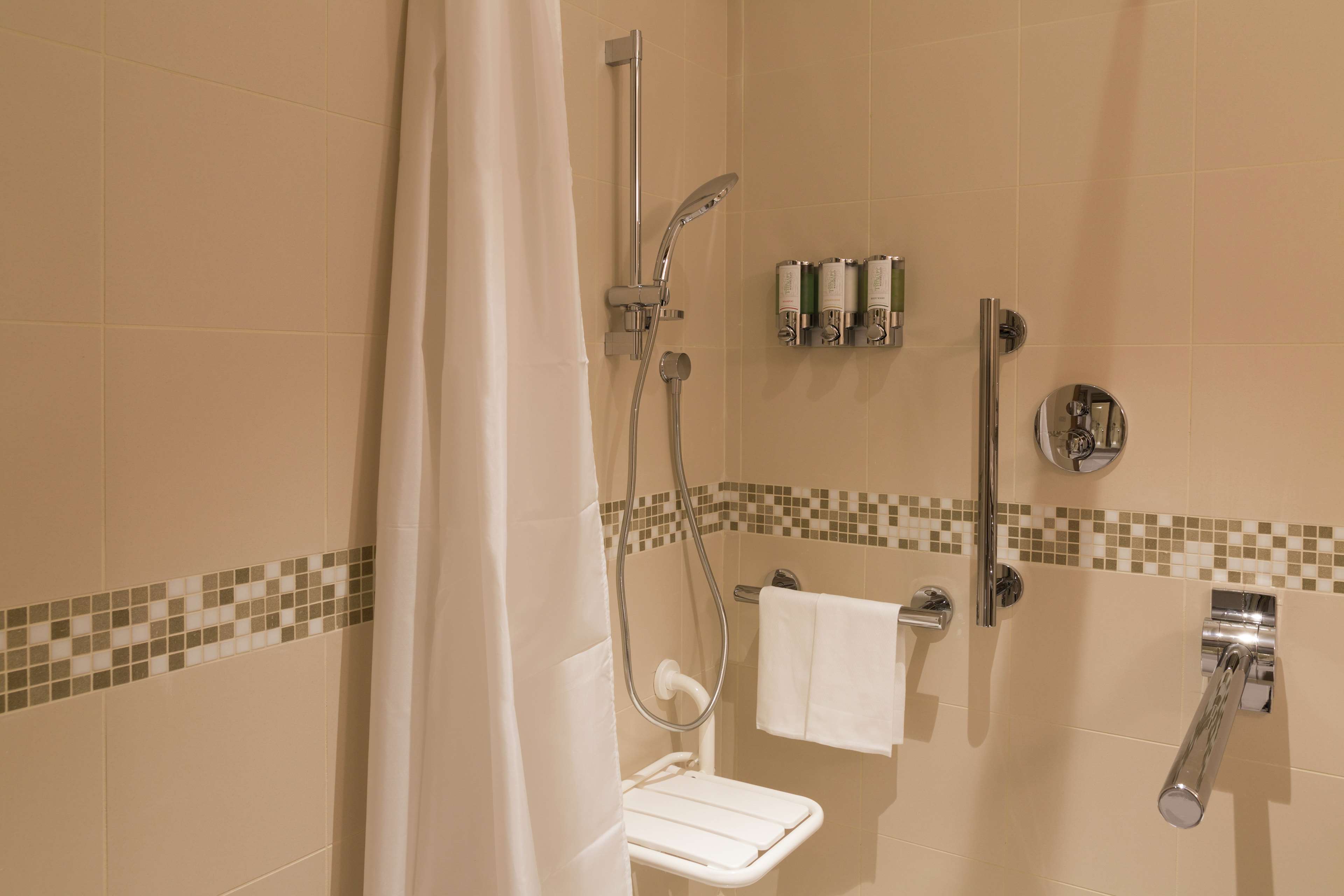 Hampton by Hilton Rome East - Tap to explore photos