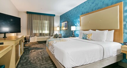 Best Western Plus Houston Atascocita Inn & Suites Room Type - Accessible - 1 King, Mobility Accessible, Communication Assistance, Roll In Shower, Non-Smoking, Ful Best Western Plus Houston Atascocita Inn & Suites Room Type - Accessible - 1 King, Mobility Accessible, Communication Assistance, Roll In Shower, Non-Smoking, Ful