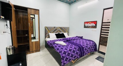 RK PAYING GUEST HOUSE Room Type - STANDARD ROOM AC 2