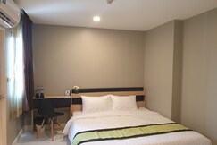 iCheck inn Darisa Ngamwongwan