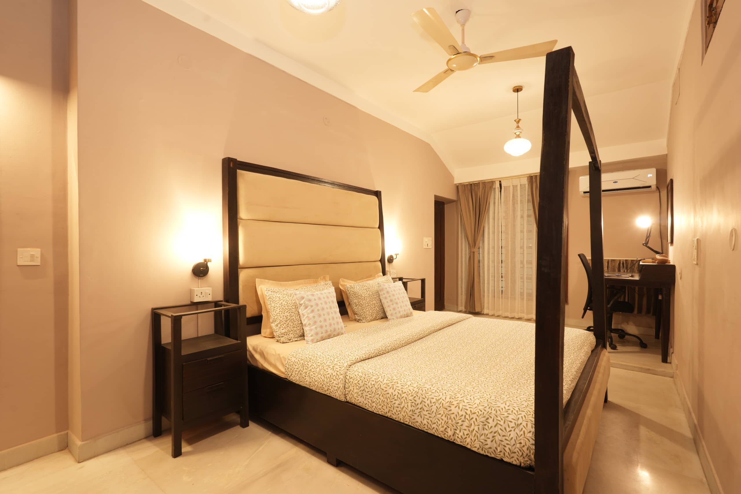 Sliceinn Hibiscus Entire 3BHK Indiranagar - Tap to explore photos