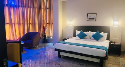 Green Hopper Hotels & Resorts Room Type - Deluxe Room