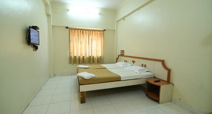 Hotel Karam Room Type - Deluxe Room