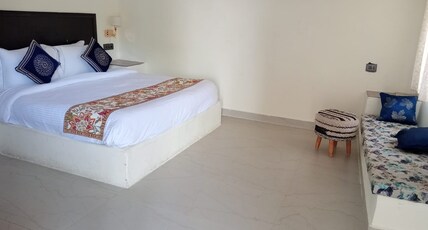 Ratangarhi By Richa @ Chardwari Hanuman Temple Room Type - Standard Room with Air Conditioning