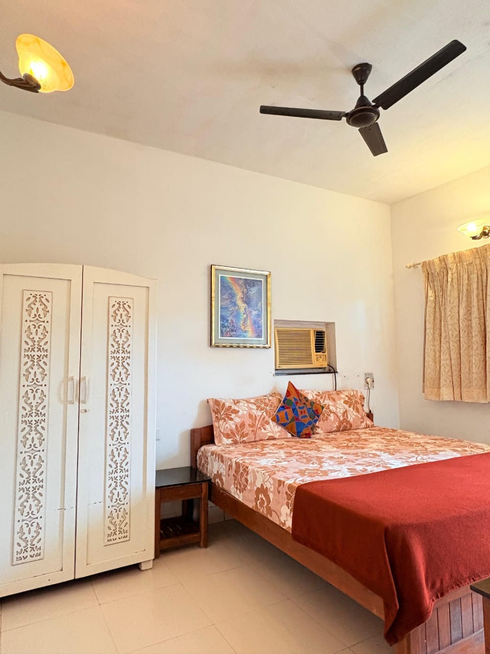 2bhk apt | Candolim beach - Tap to explore photos