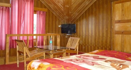 Hotel Himgiri Room Type - Deluxe Room