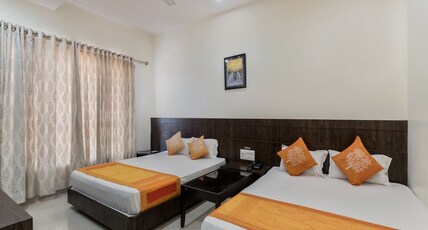 Hotel Sai Shubham Room Type - Deluxe Family Four Bed A.C