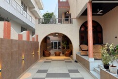 Rosewood Villa 5BHK in Jaipur by Homeyhuts