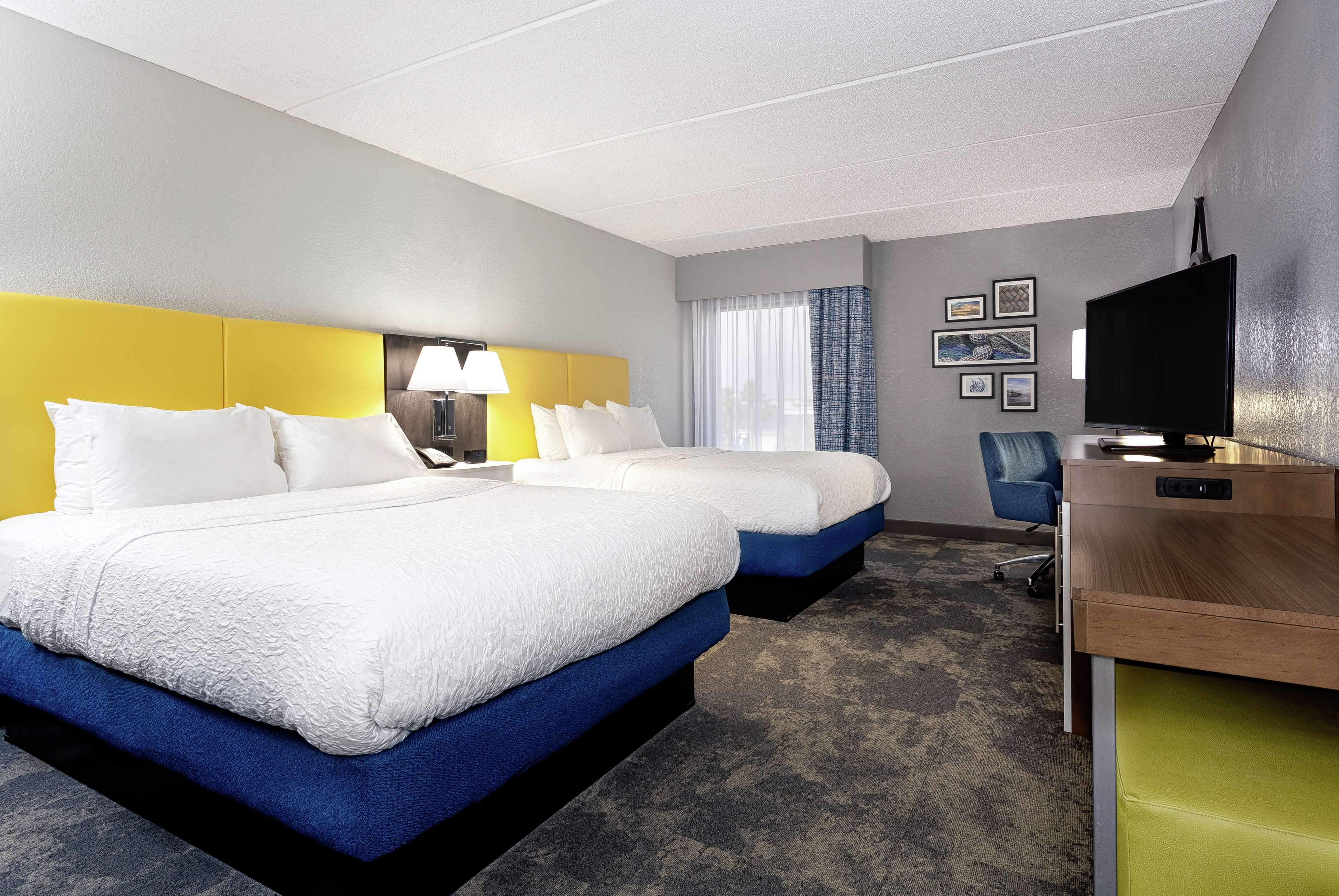 Hampton Inn Amelia Island - Tap to explore photos