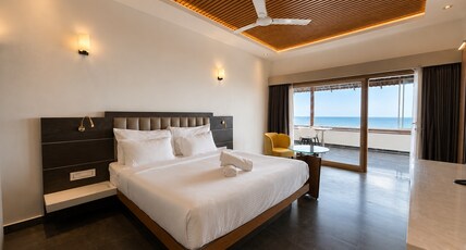 VENGA SEACLIFF RESORT Room Type - Sea view King Bedroom With Terrace