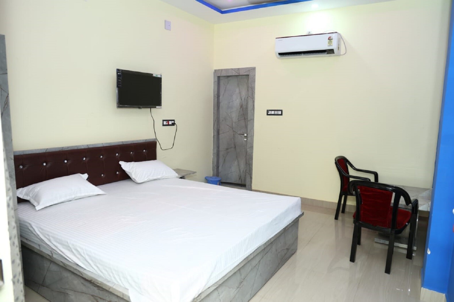Hotel Yuvraj Residency - Tap to explore photos