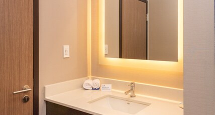 Holiday Inn Express & Suites TIJUANA OTAY Room Type - 2 Queen Suite