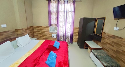 Hotel Ishaan International Room Type - STANDARD ROOM WITH AC(1st or 2nd Floor)(With TV) Hotel Ishaan International Room Type - STANDARD ROOM WITH AC(1st or 2nd Floor)(With TV)