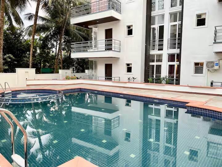 New luxurious 2bhk Appartment with swimming pool in siolim - Tap to explore photos