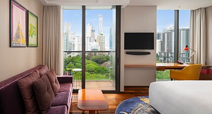 Hotel Indigo Bangkok Wireless Road Room Type - 1 King Standard Garden View Balcony Hotel Indigo Bangkok Wireless Road Room Type - 1 King Standard Garden View Balcony