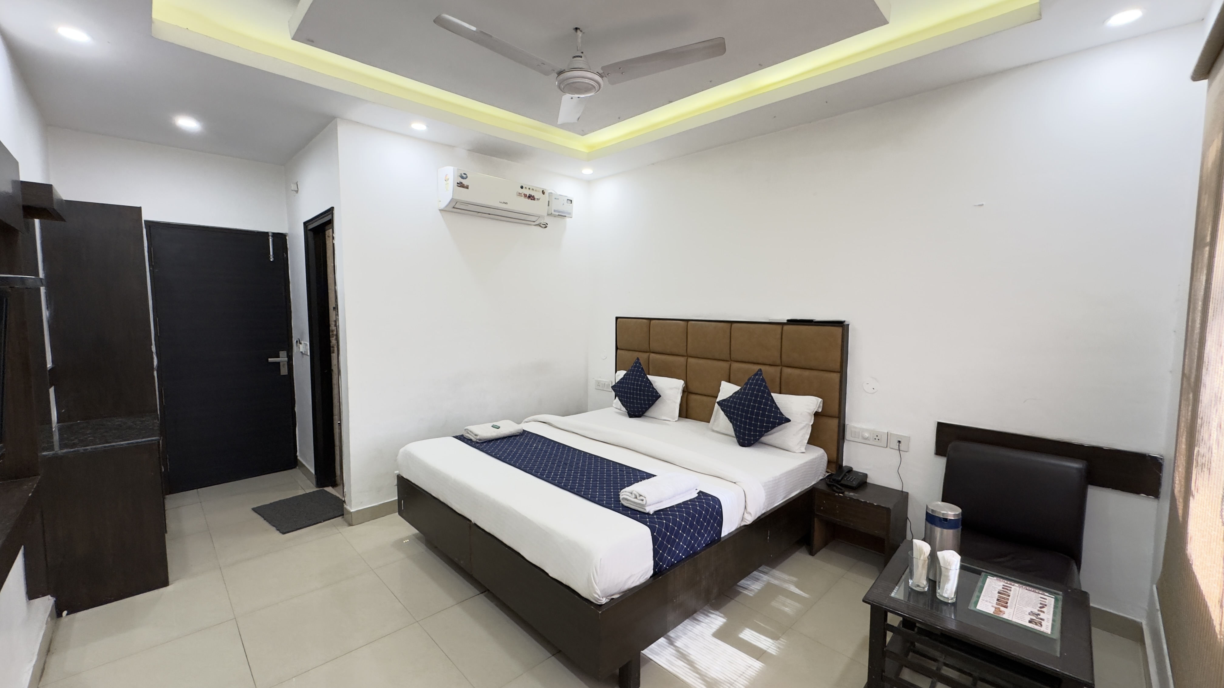 Motel Maurya - Tap to explore photos