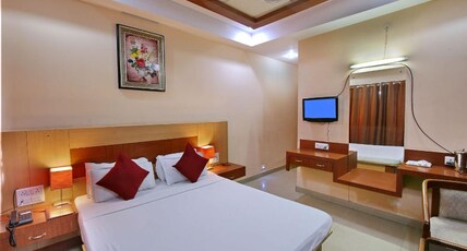 Hotel Simla | Near Siliguri Station Room Type - AC DELUXE (DOUBLE BED)