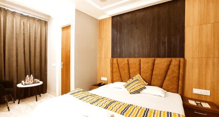 HOTEL WHITE ROCK - All Luxury Rooms By SKY Hotels Room Type - Deluxe Double Room