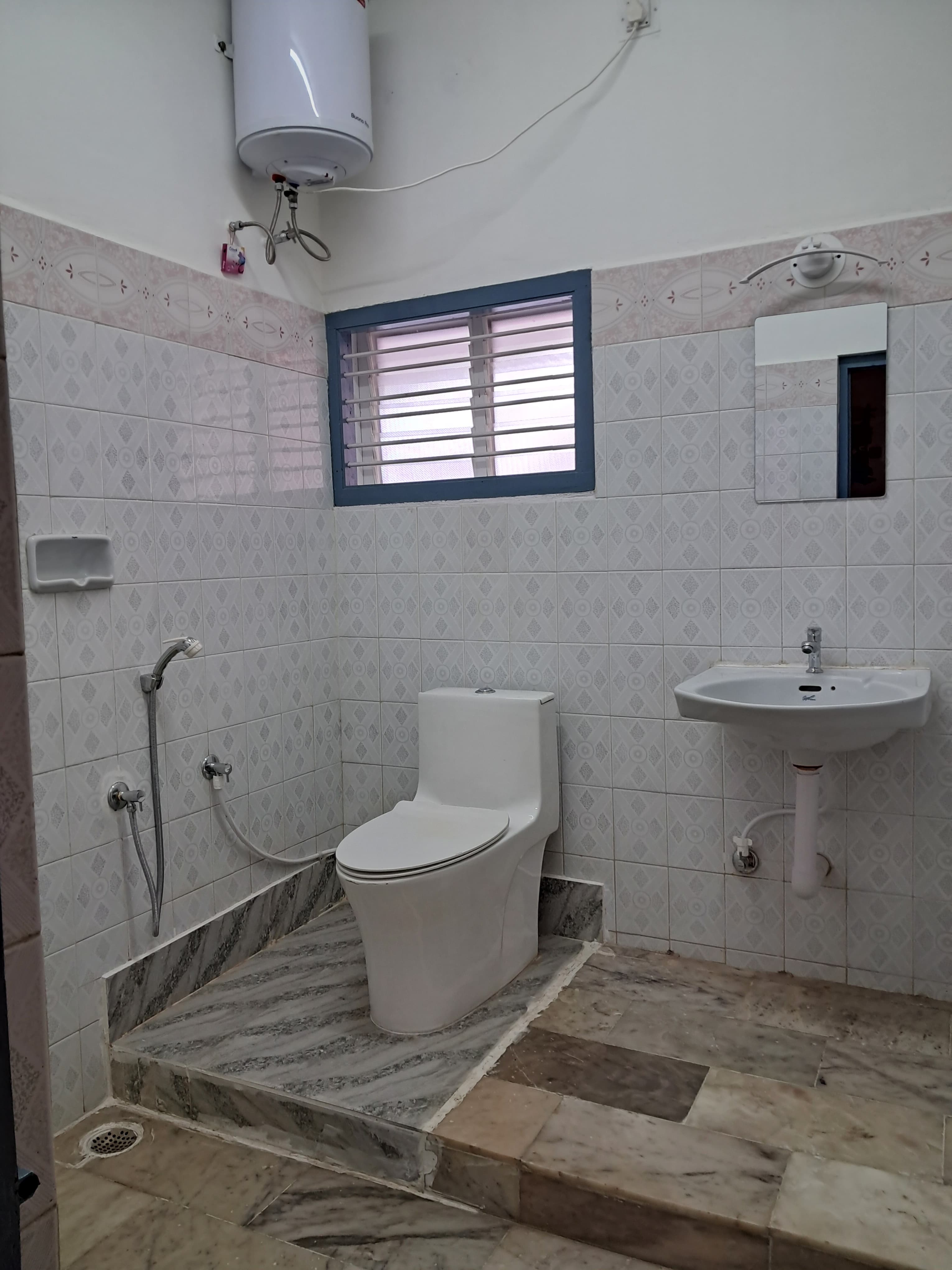 The Room 3 Orange Homestay - Tap to explore photos