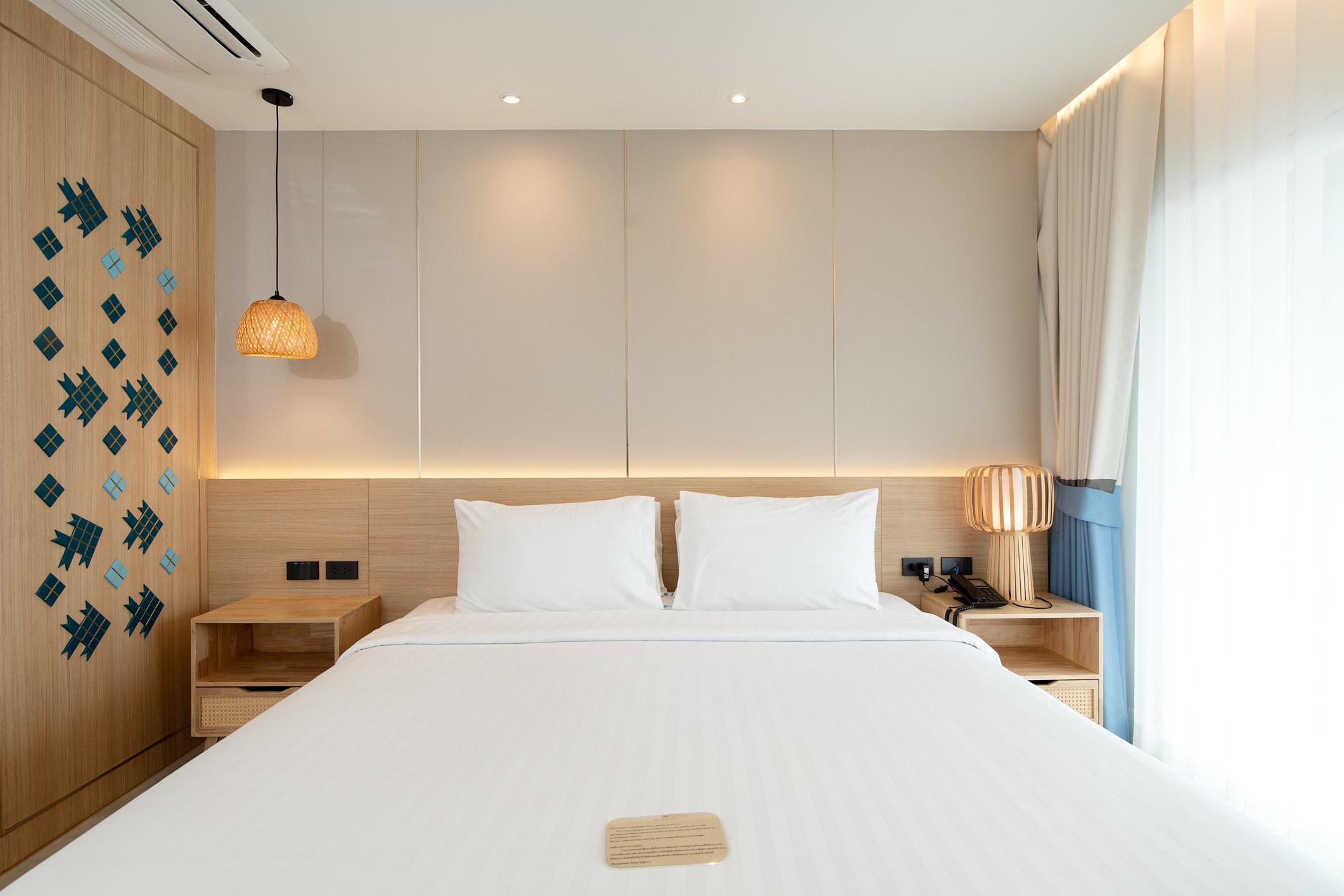 Jomtien Thani Hotel - Tap to explore photos