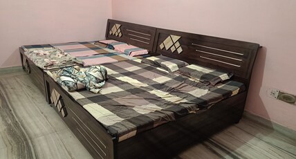 Radhey Shyam paying guest house Room Type - Room no 01