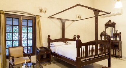 WelcomHeritage Golf View Room Type - Regal Club