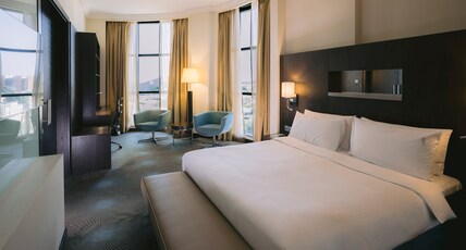 Holiday Inn ABU DHABI Room Type - 1 Bedroom Suite Non Smoking