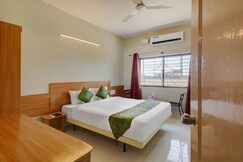 Itsy Hotels KES Residency, 10 min from KSR Bengaluru City Junction