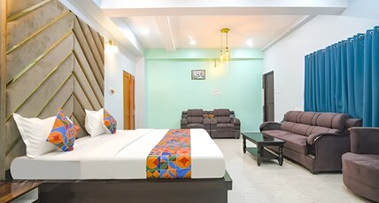 HOTEL SUN ROYAL Room Type - Luxury King Bed Room with City View
