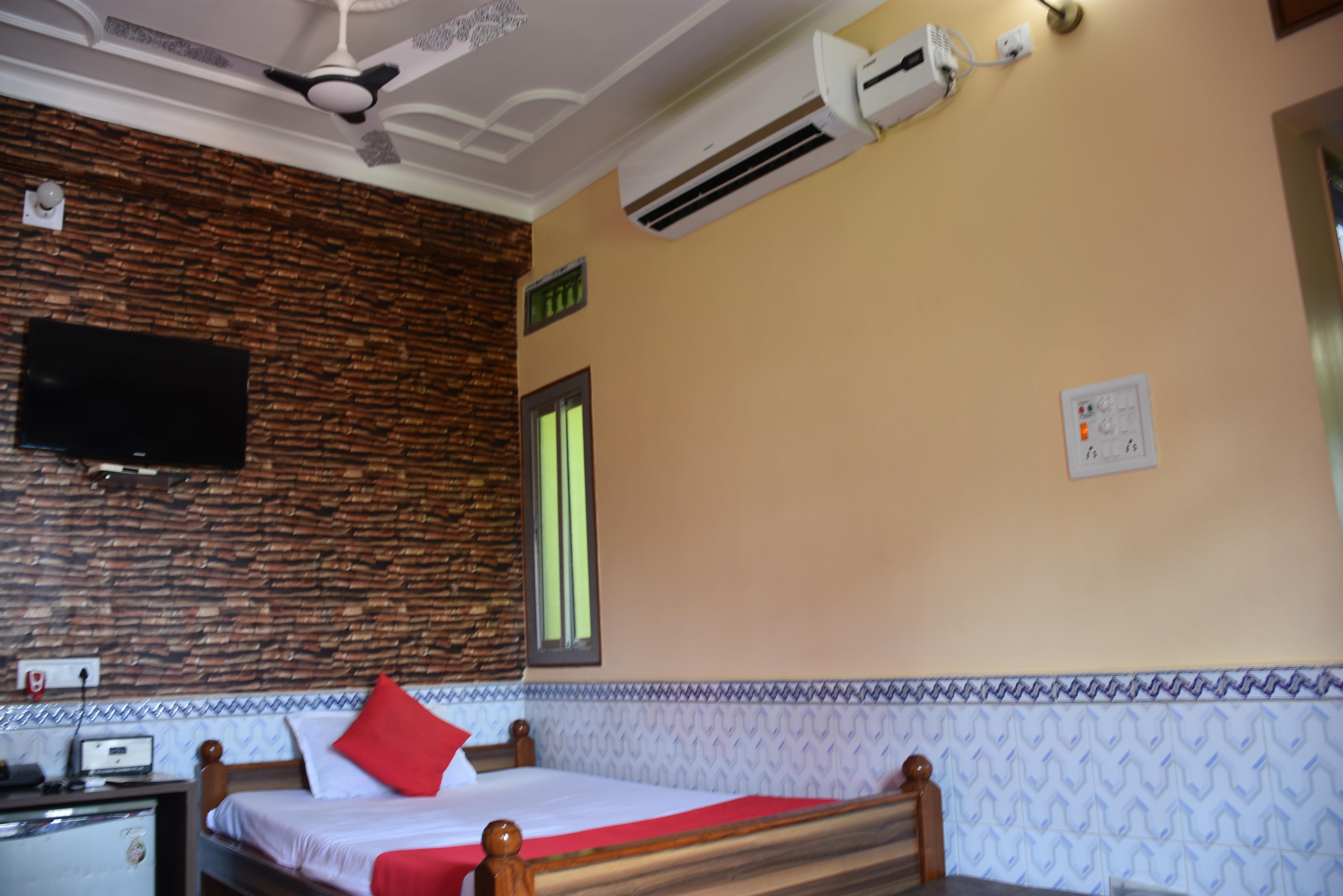 Hotel Madhu Complex, Deoghar - Tap to explore photos