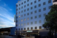 Hotel 81 Premier Hollywood