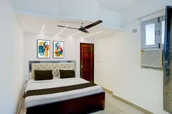 Hotel O The Qotel Palace - Lajpat Nagar