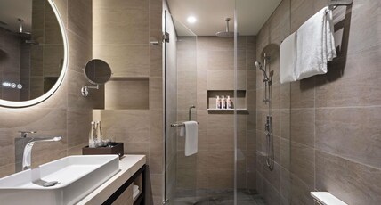 Movenpick Hotel Jakarta City Centre Room Type - CLASSIC ROOM, 2 Single Beds