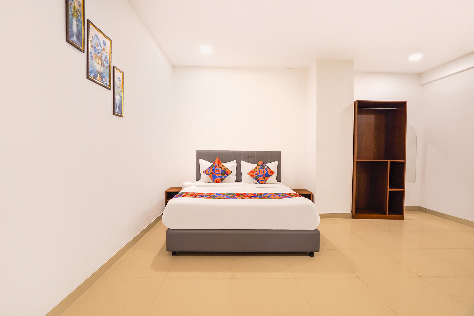 FabHotel Lotus Inn Pimpri Chinchwad - Tap to explore photos