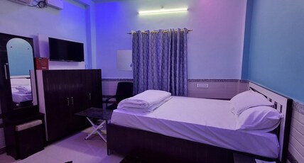 HOTEL USHANAND PALACE Room Type - Deluxe AC Room
