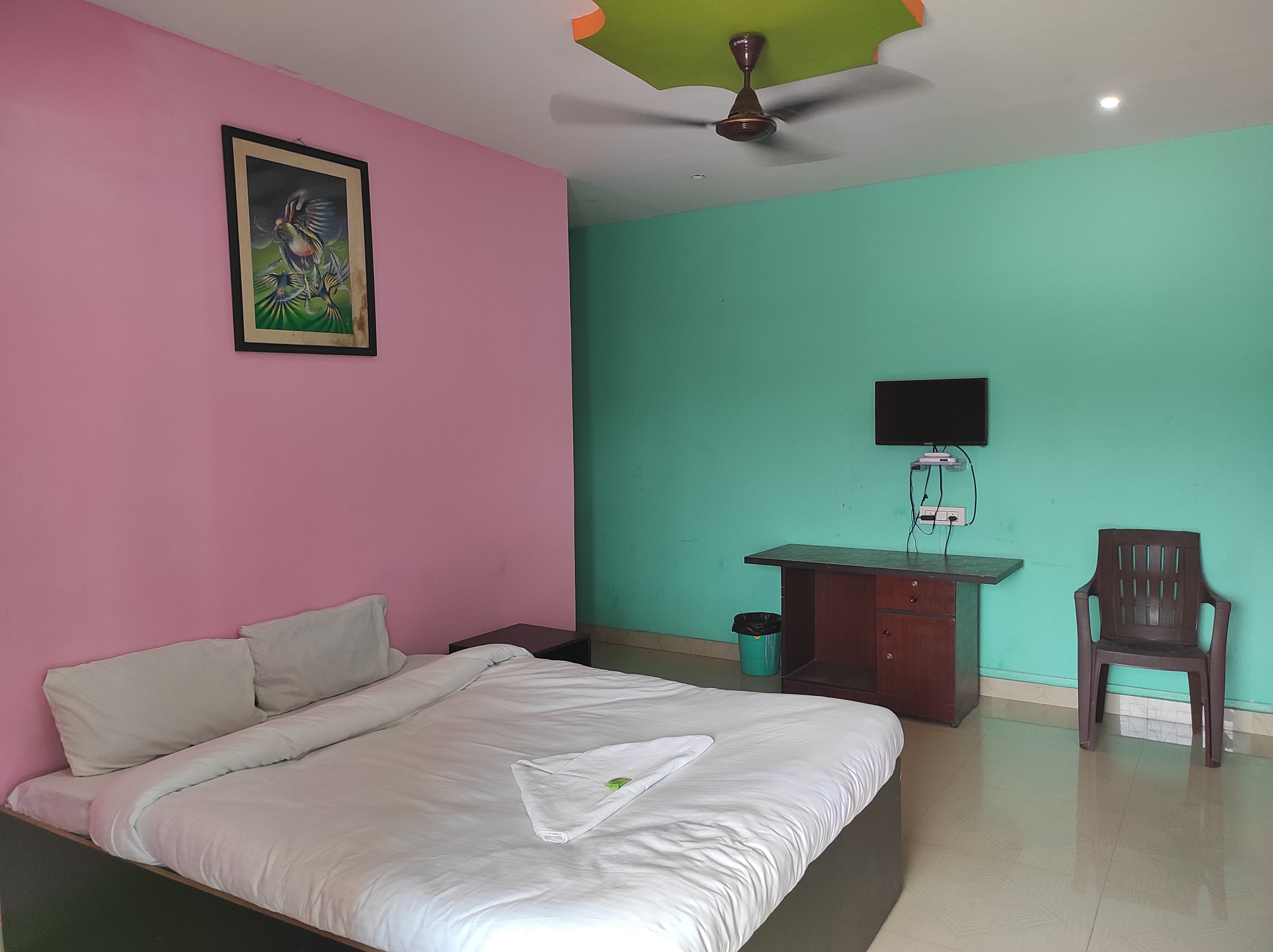 AB Guest House Near Airport - Tap to explore photos