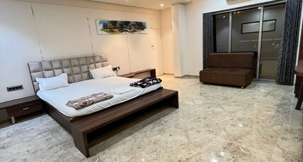 BHARTI RESIDENCY Room Type - Standard Double Bed Room