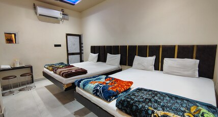 Gayatrii Guest House Room Type - Super Deluxe Family Room
