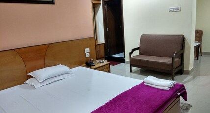 Hotel Raj Palace Room Type - Deluxe Room